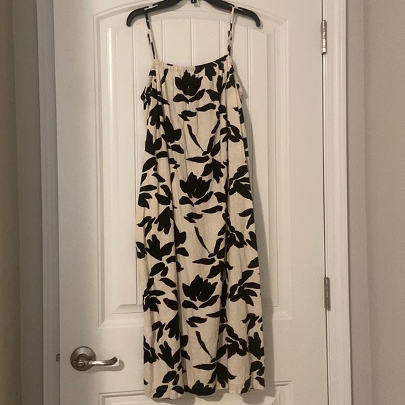Dresses & Skirts - casual dress